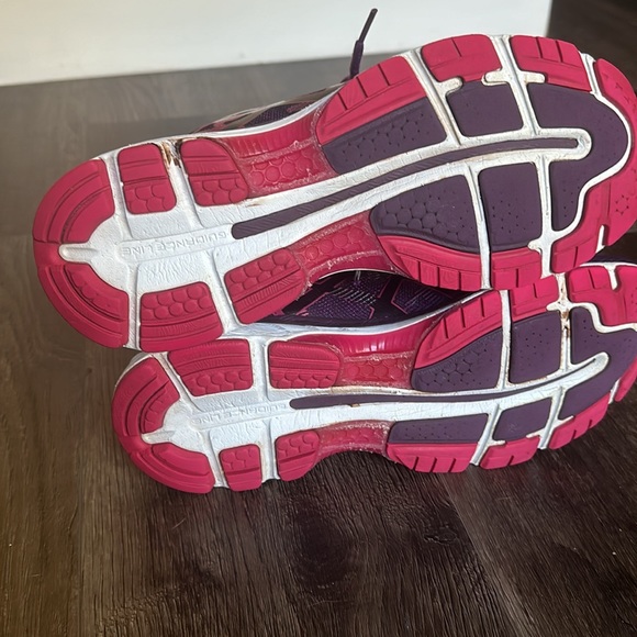 Asics Women's Gel Nimbus 19 Shoes - Women’s Size 8.5 Burgundy/ Pre-Loved - Picture 4 of 6